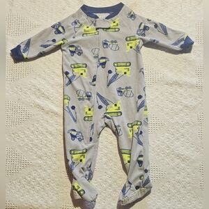 🔸️3/$15 Carter's Gray and Yellow Construction Footie